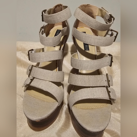 Shoedazzle Izabella Rue Natural Chunky Heels Size 9 - Picture 3 of 3